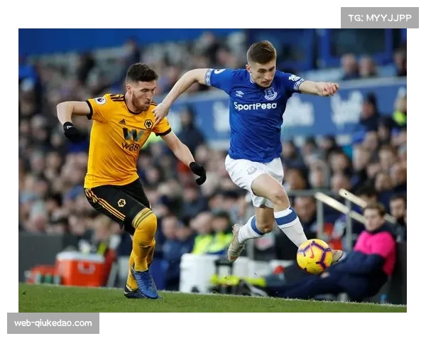 埃弗顿1-1狼队,基恩染红格拉利什两黄变一红,太妃糖九人应战